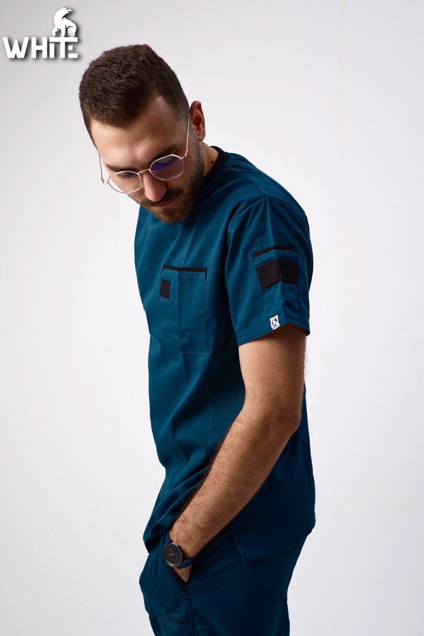 EMRELED GREEN ROUND-NECK SCRUB