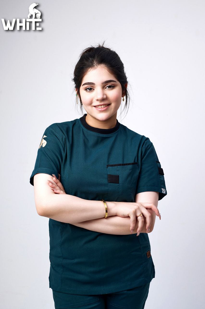 EMRELED GREEN ROUND-NECK SCRUB