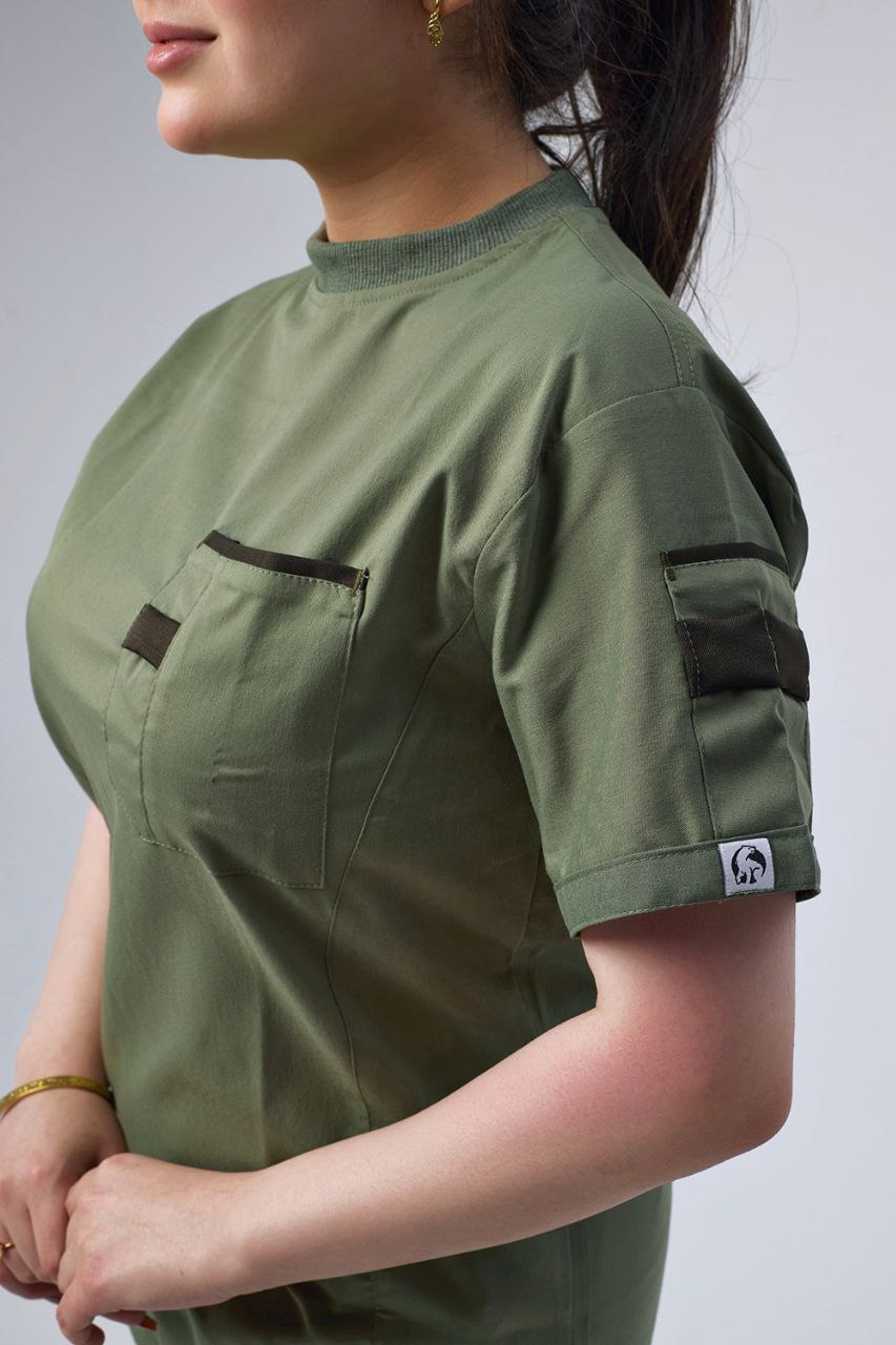 OLIVE GREEN ROUND-NECK