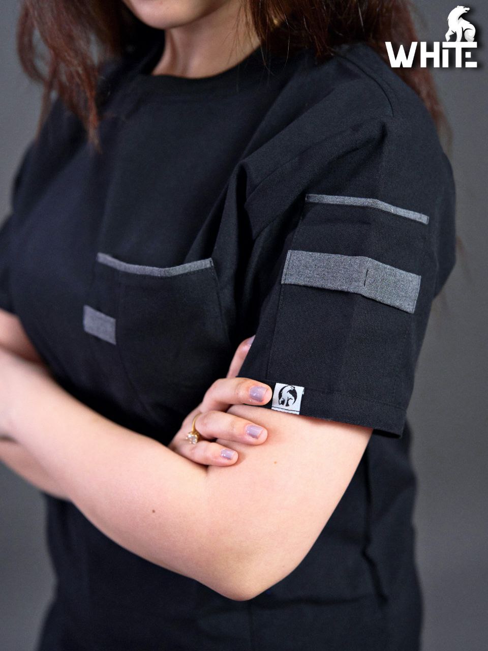 RAVEN BLACK ROUND-NECK SCRUB