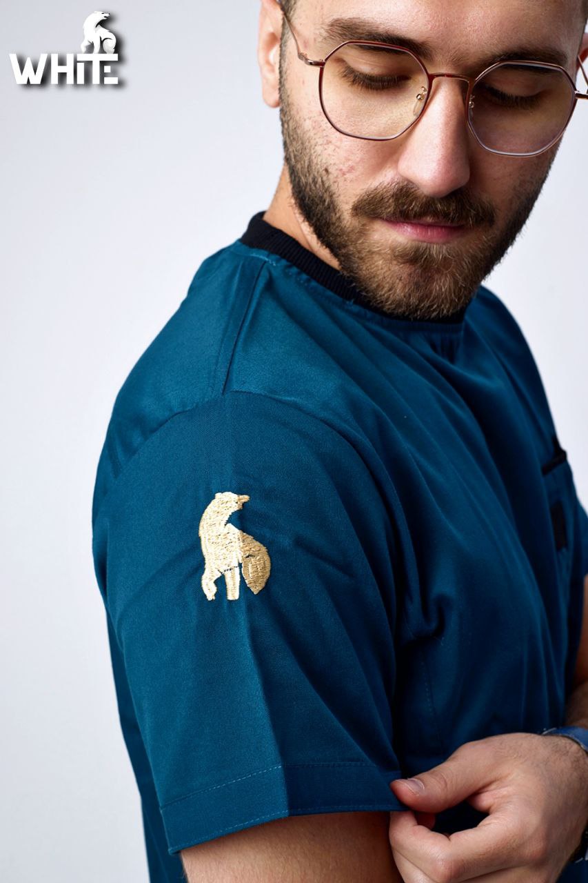 EMRELED GREEN ROUND-NECK SCRUB